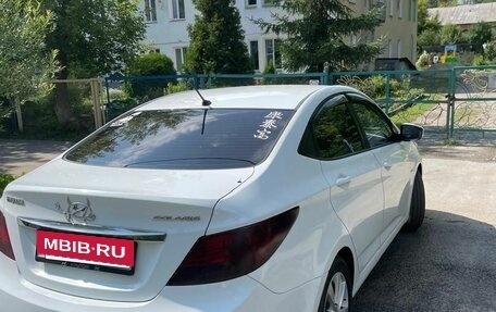 Hyundai Solaris II рестайлинг, 2013 год, 800 000 рублей, 2 фотография