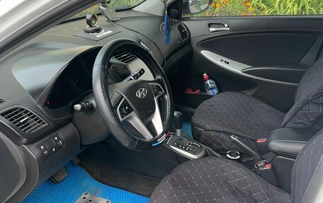 Hyundai Solaris II рестайлинг, 2013 год, 800 000 рублей, 8 фотография