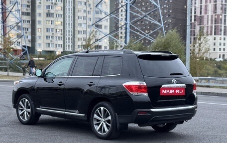 Toyota Highlander III, 2010 год, 2 200 000 рублей, 3 фотография