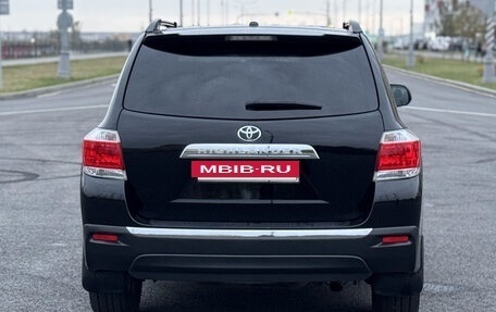 Toyota Highlander III, 2010 год, 2 200 000 рублей, 4 фотография