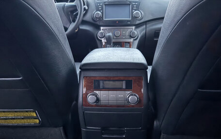 Toyota Highlander III, 2010 год, 2 200 000 рублей, 11 фотография