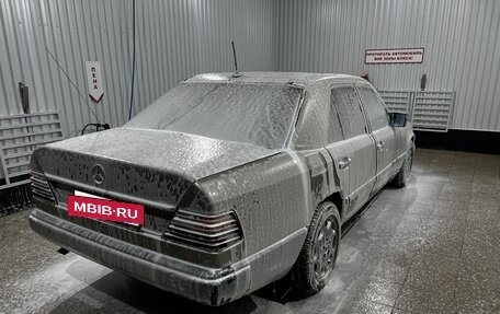 Mercedes-Benz W124, 1985 год, 245 000 рублей, 2 фотография