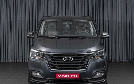 Hyundai H-1 II рестайлинг, 2021 год, 3 710 000 рублей, 2 фотография