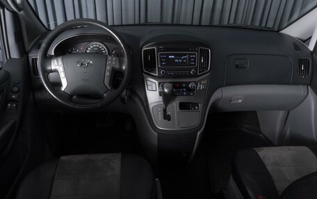 Hyundai H-1 II рестайлинг, 2021 год, 3 710 000 рублей, 17 фотография