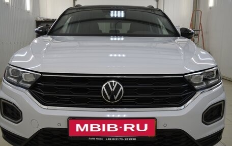 Volkswagen T-Roc I, 2021 год, 3 800 000 рублей, 1 фотография