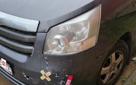 Toyota Noah III, 2007 год, 900 000 рублей, 5 фотография