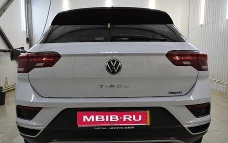 Volkswagen T-Roc I, 2021 год, 3 800 000 рублей, 2 фотография