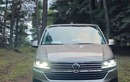 Volkswagen Caravelle T6 рестайлинг, 2021 год, 5 700 000 рублей, 9 фотография