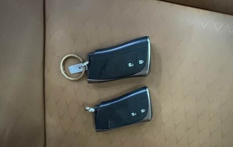 Lexus UX I, 2021 год, 3 100 000 рублей, 3 фотография