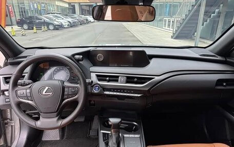 Lexus UX I, 2021 год, 3 100 000 рублей, 23 фотография