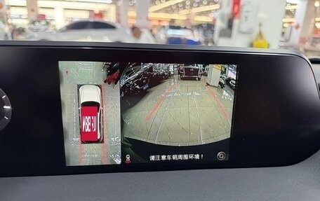 Lexus UX I, 2021 год, 3 100 000 рублей, 17 фотография