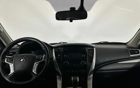 Mitsubishi Pajero Sport III рестайлинг, 2017 год, 2 500 000 рублей, 7 фотография