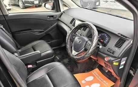 Toyota ISis I, 2017 год, 1 547 000 рублей, 11 фотография