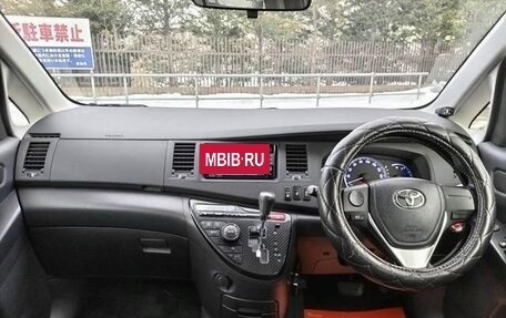 Toyota ISis I, 2017 год, 1 547 000 рублей, 12 фотография