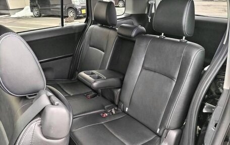 Toyota ISis I, 2017 год, 1 547 000 рублей, 29 фотография