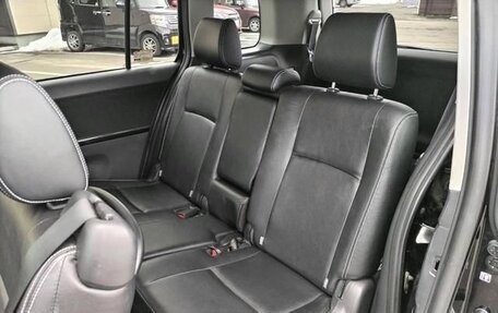 Toyota ISis I, 2017 год, 1 547 000 рублей, 28 фотография