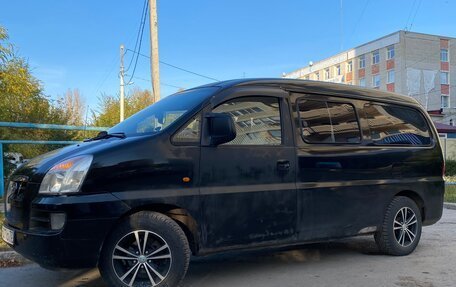 Hyundai H-1 II рестайлинг, 2005 год, 550 000 рублей, 4 фотография