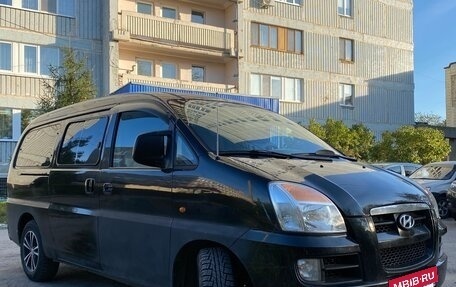 Hyundai H-1 II рестайлинг, 2005 год, 550 000 рублей, 2 фотография