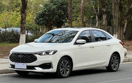 Ford Escort, 2022 год, 1 197 000 рублей, 1 фотография
