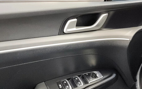 KIA K5, 2023 год, 2 400 000 рублей, 13 фотография