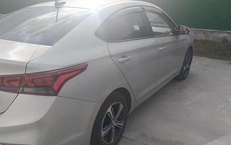 Hyundai Solaris II рестайлинг, 2019 год, 1 500 000 рублей, 5 фотография