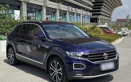 Volkswagen T-Roc I, 2021 год, 1 680 000 рублей, 3 фотография