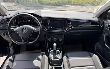 Volkswagen T-Roc I, 2021 год, 1 680 000 рублей, 8 фотография