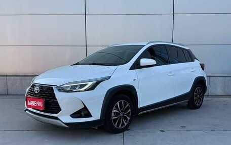 Toyota Yaris XP150 рестайлинг, 2022 год, 1 500 000 рублей, 1 фотография