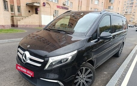 Mercedes-Benz V-Класс, 2019 год, 5 500 000 рублей, 3 фотография