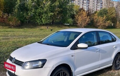 Volkswagen Polo VI (EU Market), 2013 год, 640 000 рублей, 2 фотография
