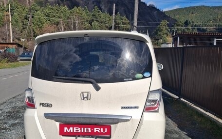 Honda Freed I, 2012 год, 1 200 000 рублей, 7 фотография