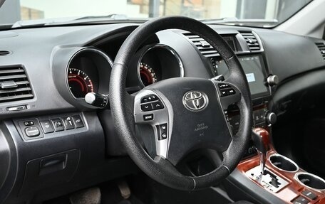 Toyota Highlander III, 2012 год, 1 970 000 рублей, 12 фотография
