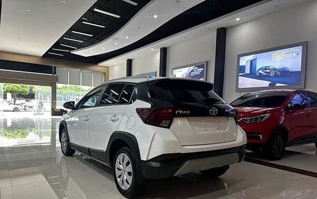 Toyota Yaris XP150 рестайлинг, 2022 год, 1 400 000 рублей, 7 фотография