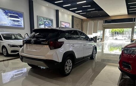 Toyota Yaris XP150 рестайлинг, 2022 год, 1 400 000 рублей, 9 фотография
