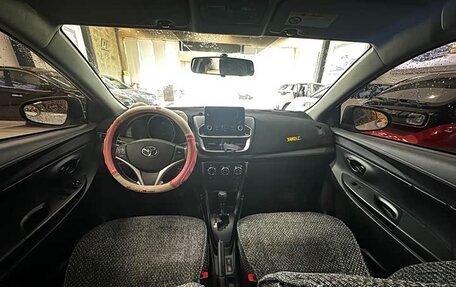 Toyota Yaris XP150 рестайлинг, 2022 год, 1 400 000 рублей, 6 фотография