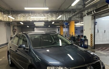 Volkswagen Passat B6, 2007 год, 780 000 рублей, 2 фотография