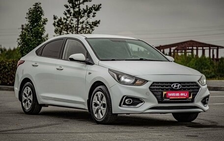 Hyundai Solaris II рестайлинг, 2017 год, 990 000 рублей, 1 фотография