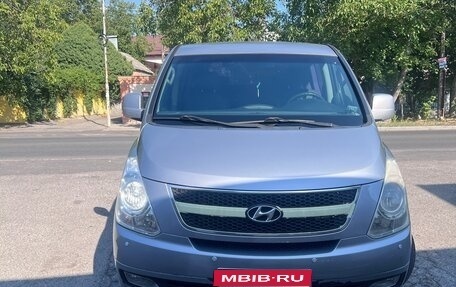 Hyundai Grand Starex Grand Starex I рестайлинг 2, 2011 год, 1 500 000 рублей, 1 фотография