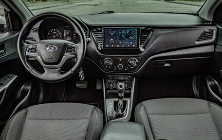 Hyundai Solaris II рестайлинг, 2017 год, 990 000 рублей, 16 фотография