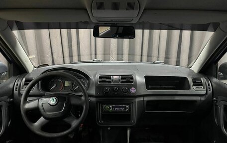 Skoda Fabia II, 2009 год, 299 777 рублей, 12 фотография