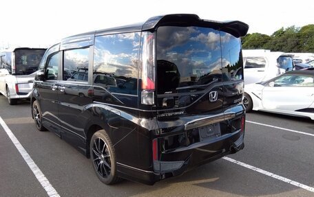 Honda Stepwgn IV, 2015 год, 1 750 000 рублей, 4 фотография