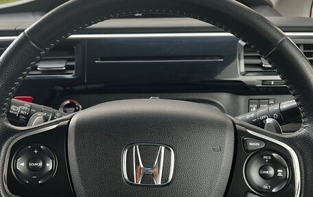 Honda Stepwgn IV, 2015 год, 1 750 000 рублей, 12 фотография