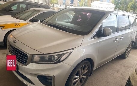 KIA Carnival III, 2019 год, 2 518 000 рублей, 2 фотография