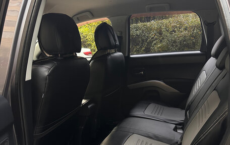 Mitsubishi Outlander III рестайлинг 3, 2008 год, 900 000 рублей, 6 фотография