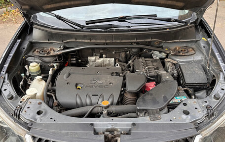 Mitsubishi Outlander III рестайлинг 3, 2008 год, 900 000 рублей, 16 фотография