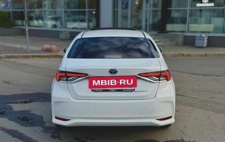 Toyota Corolla, 2021 год, 1 990 000 рублей, 5 фотография