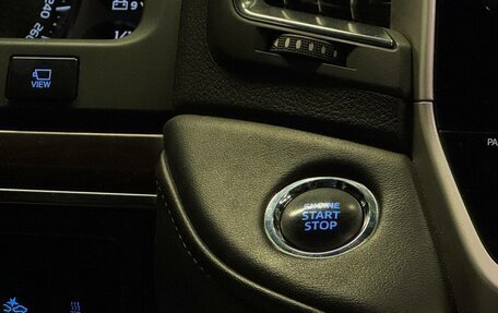 Toyota Land Cruiser 200, 2017 год, 6 557 000 рублей, 9 фотография