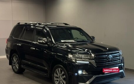Toyota Land Cruiser 200, 2017 год, 6 557 000 рублей, 3 фотография