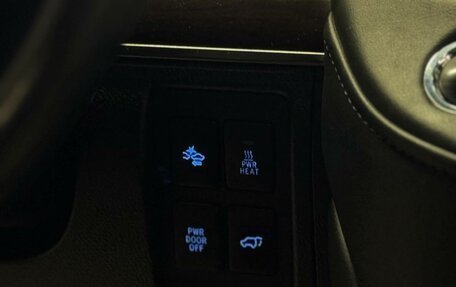 Toyota Land Cruiser 200, 2017 год, 6 557 000 рублей, 20 фотография