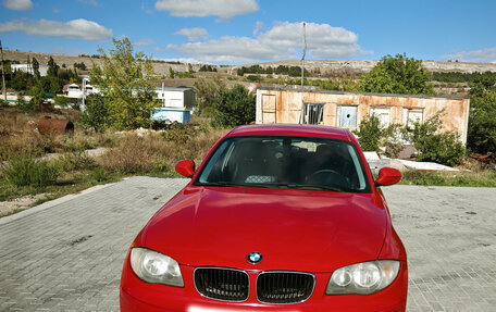 BMW 1 серия, 2010 год, 800 000 рублей, 1 фотография